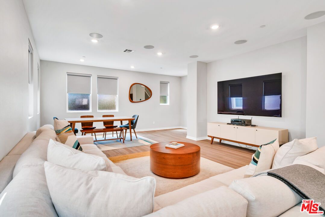 Dining room, Interior, Living room, Recessed Lighting, Wood Texture Flooring