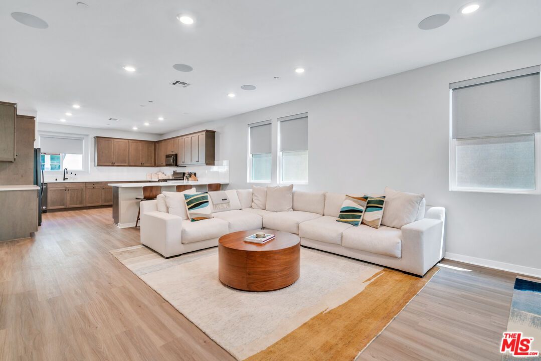 Interior, Kitchen, Living room, Recessed Lighting, Wood Texture Flooring