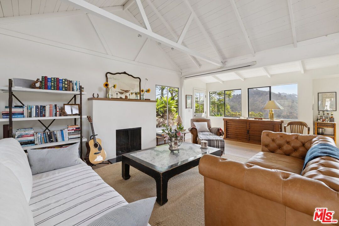 Fireplace, Interior, Living room