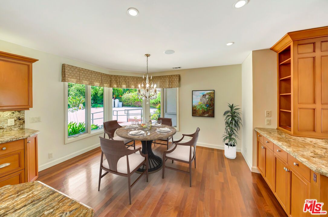 Chandelier, Dining room, Interior, Recessed Lighting, Wood Texture Flooring