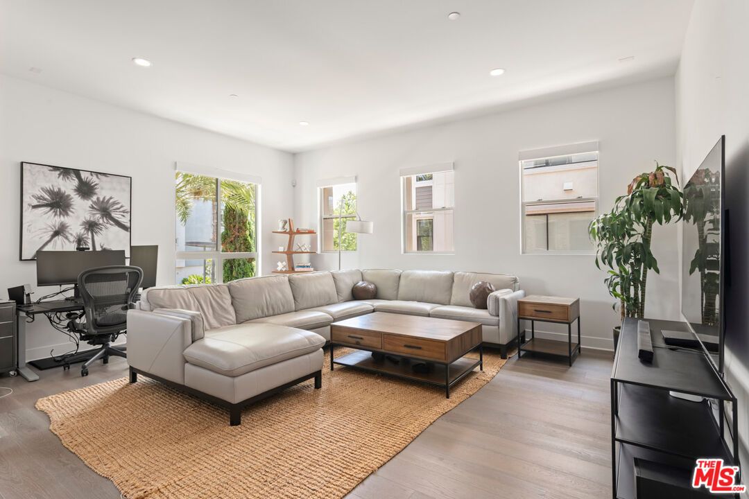 Home Office, Interior, Living room, Recessed Lighting, Wood Texture Flooring