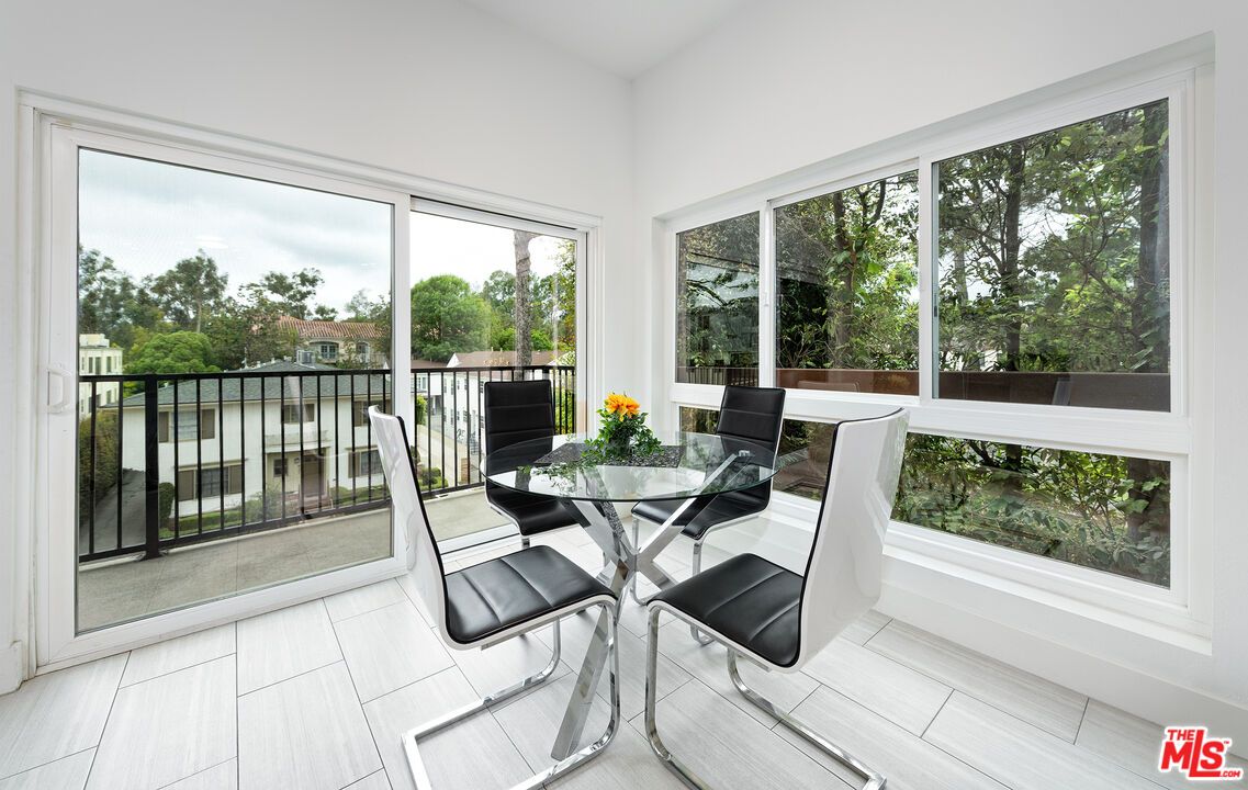 Dining room, Interior