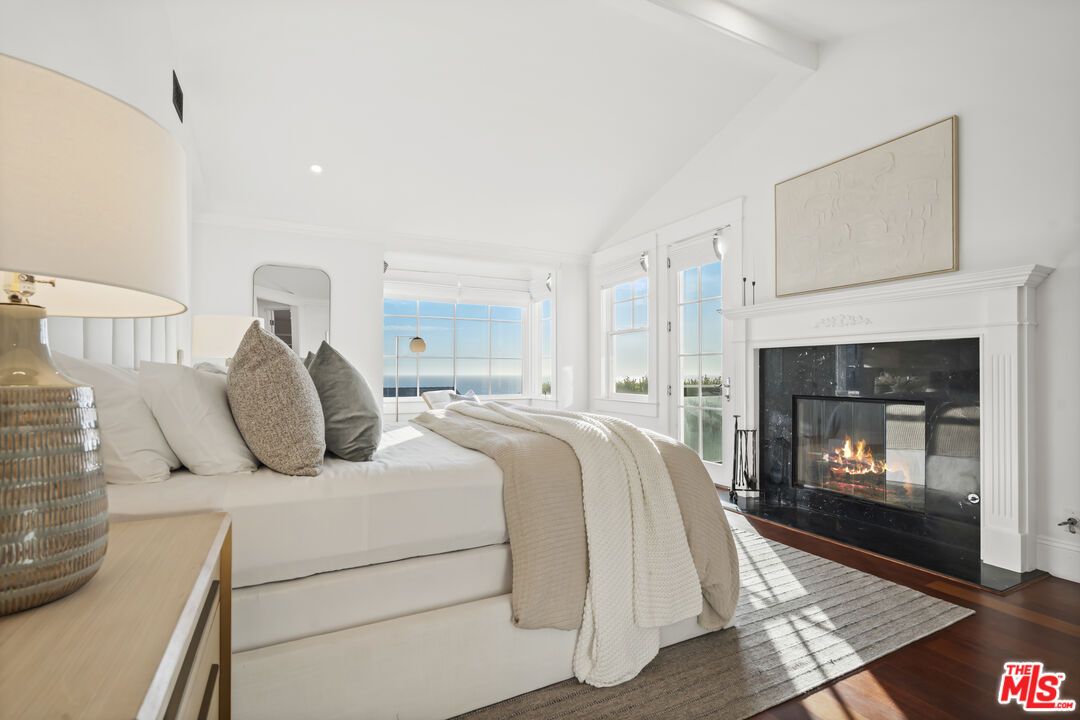 Bedroom, Fireplace, Interior, Recessed Lighting, Wood Texture Flooring