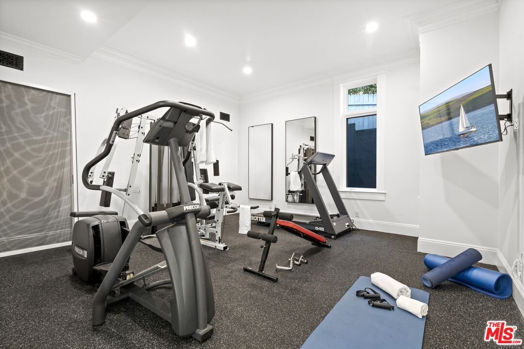 Fitness Equipment, Interior, Recessed Lighting