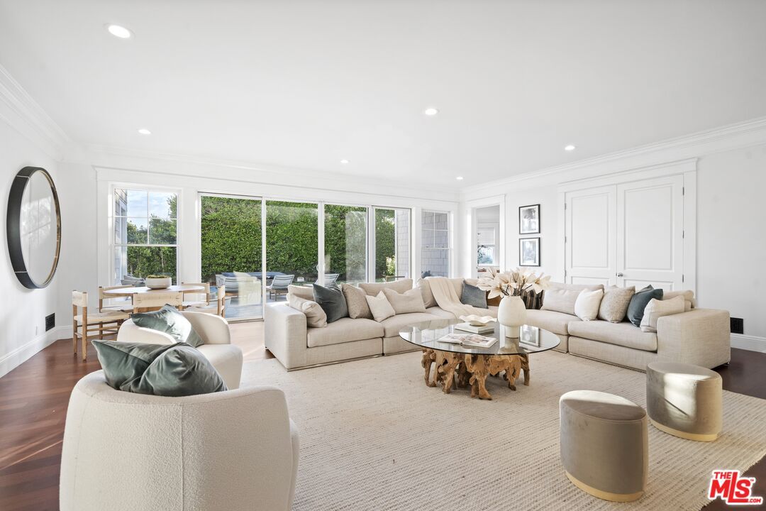 Dining room, Interior, Living room, Recessed Lighting, Wood Texture Flooring