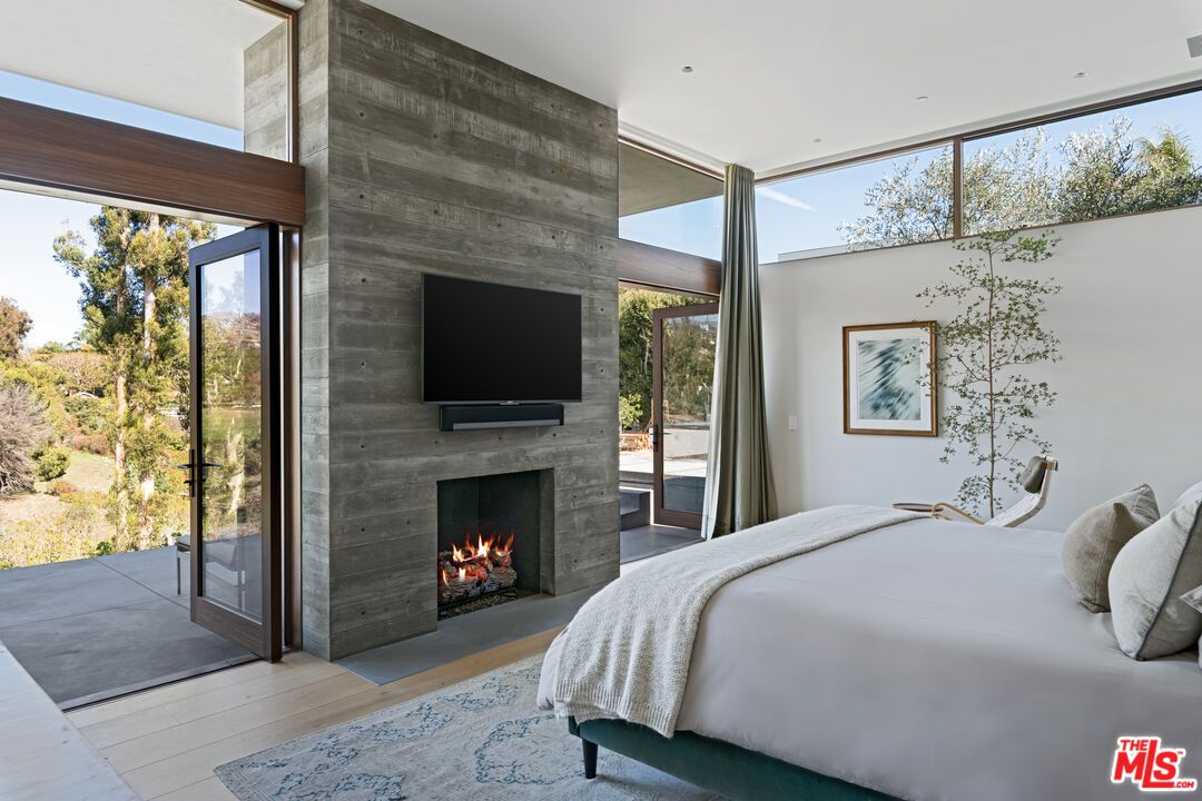 Bedroom, Fireplace, Interior, Recessed Lighting, Wood Texture Flooring