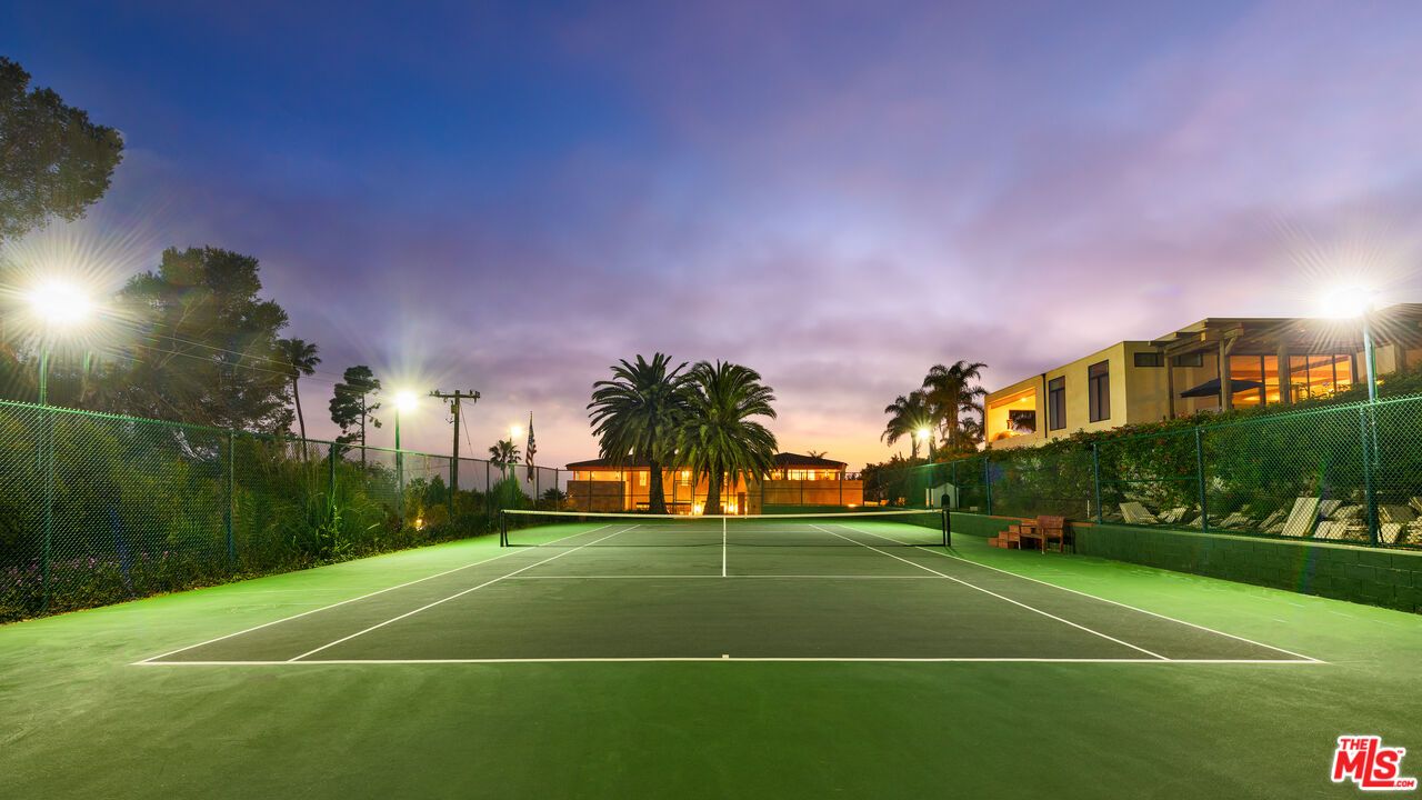 Exterior, Tennis Courts