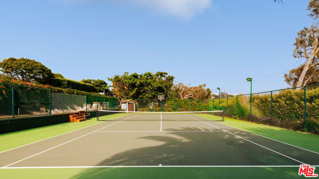 Exterior, Tennis Courts