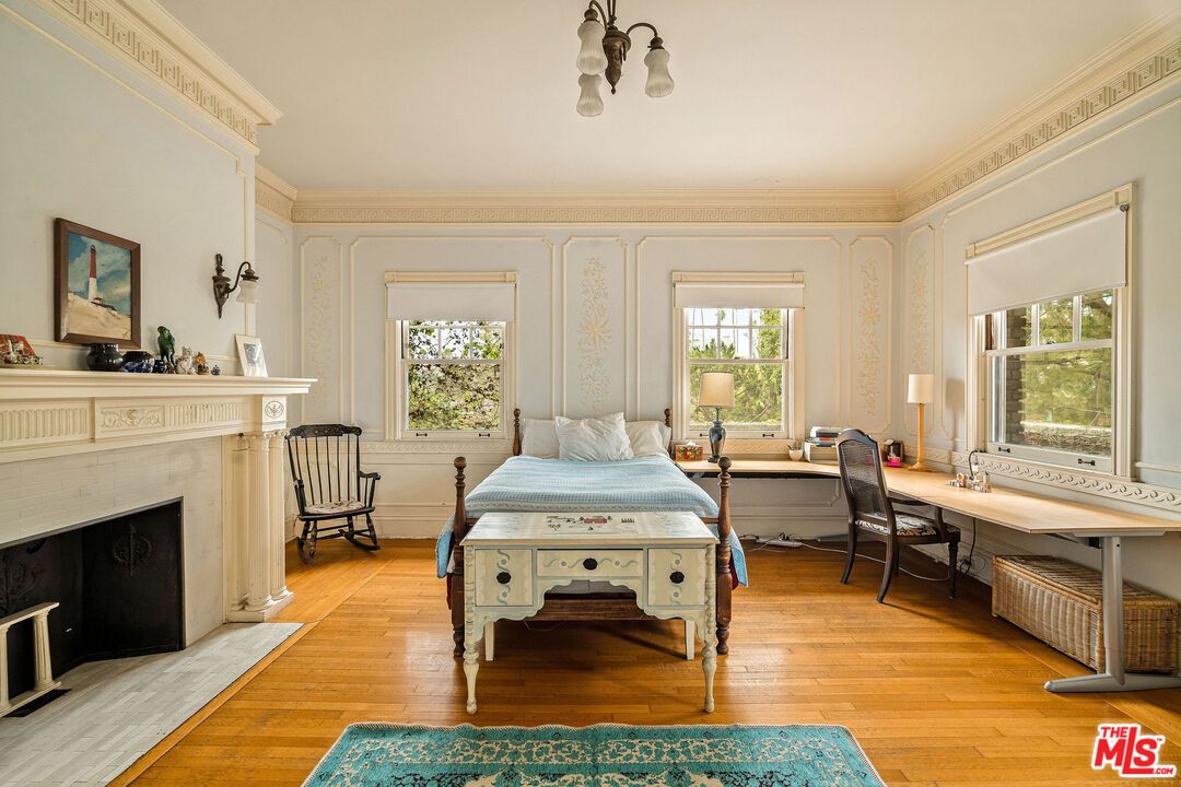 Bedroom, Fireplace, Home Office, Interior, Wood Texture Flooring