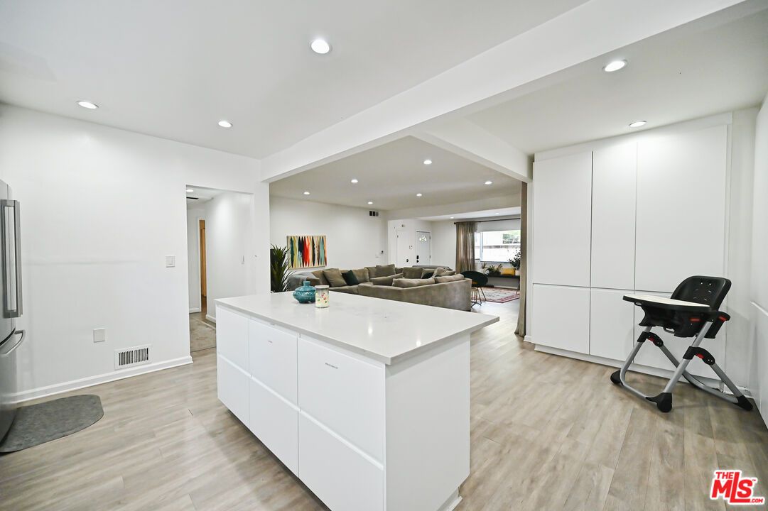 Fitness Equipment, Interior, Kitchen, Recessed Lighting, Wood Texture Flooring
