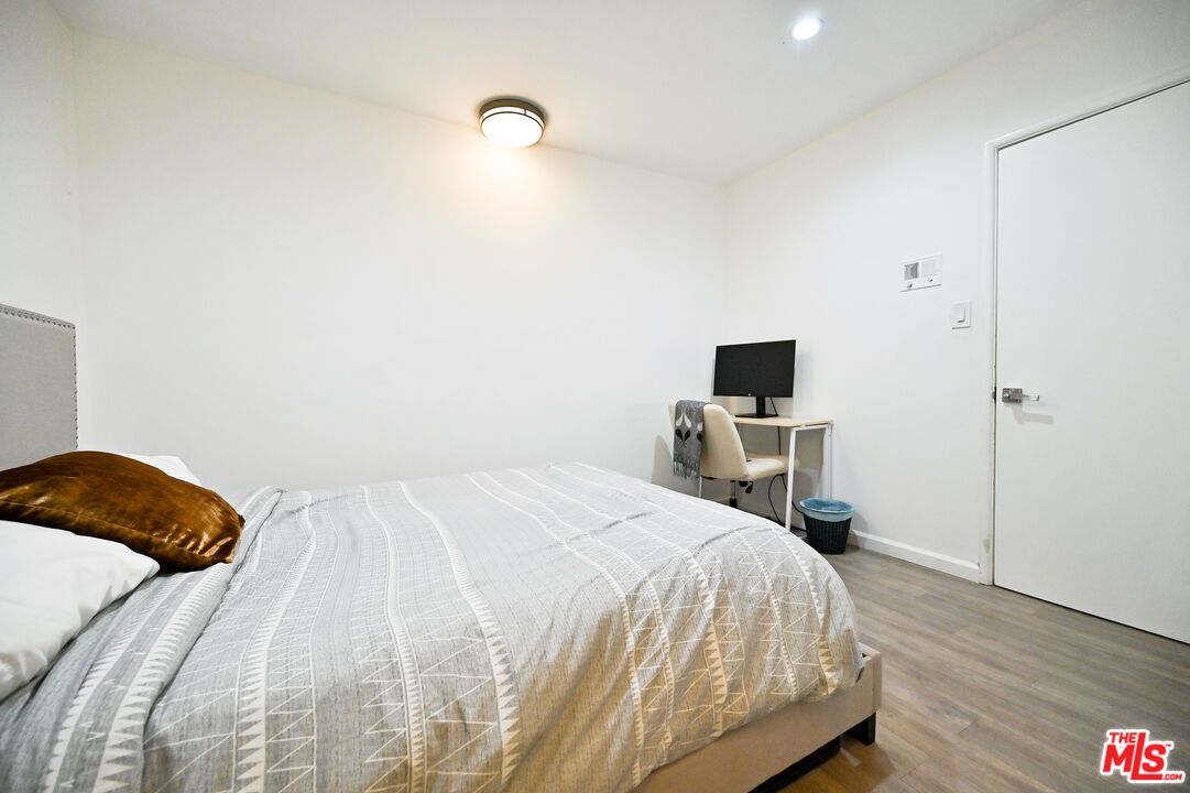 Bedroom, Home Office, Interior, Recessed Lighting, Wood Texture Flooring