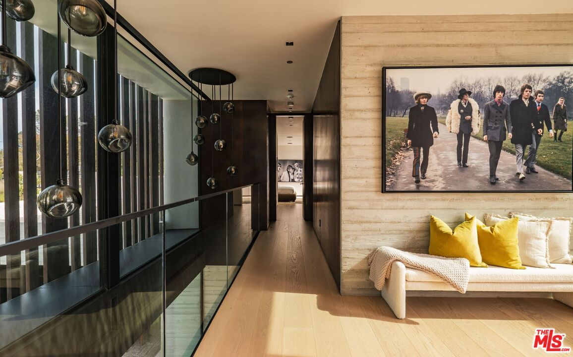 Interior, Pendant Lights, Recessed Lighting, Wood Texture Flooring, Wooden Walls