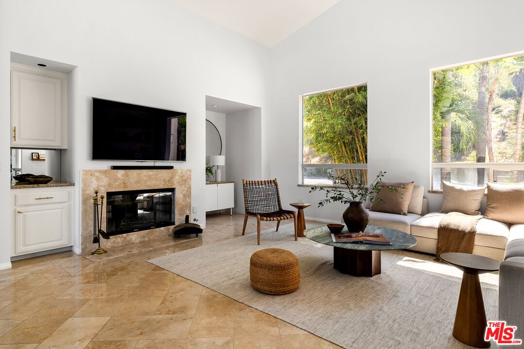 Fireplace, Interior, Living room