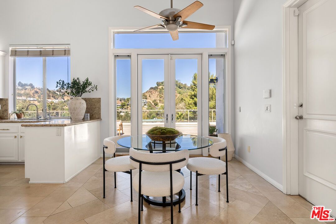 Dining room, Interior