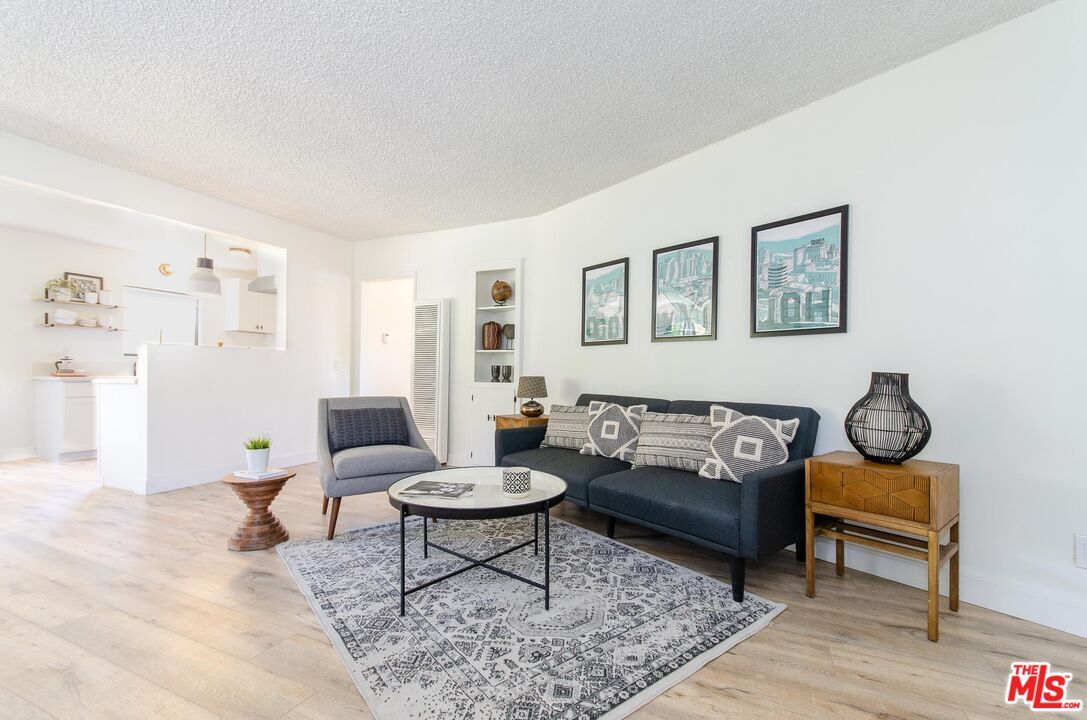 Interior, Living room, Pendant Lights, Wood Texture Flooring