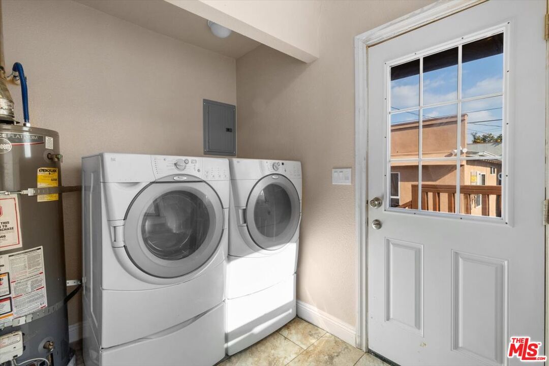 Interior, Washer