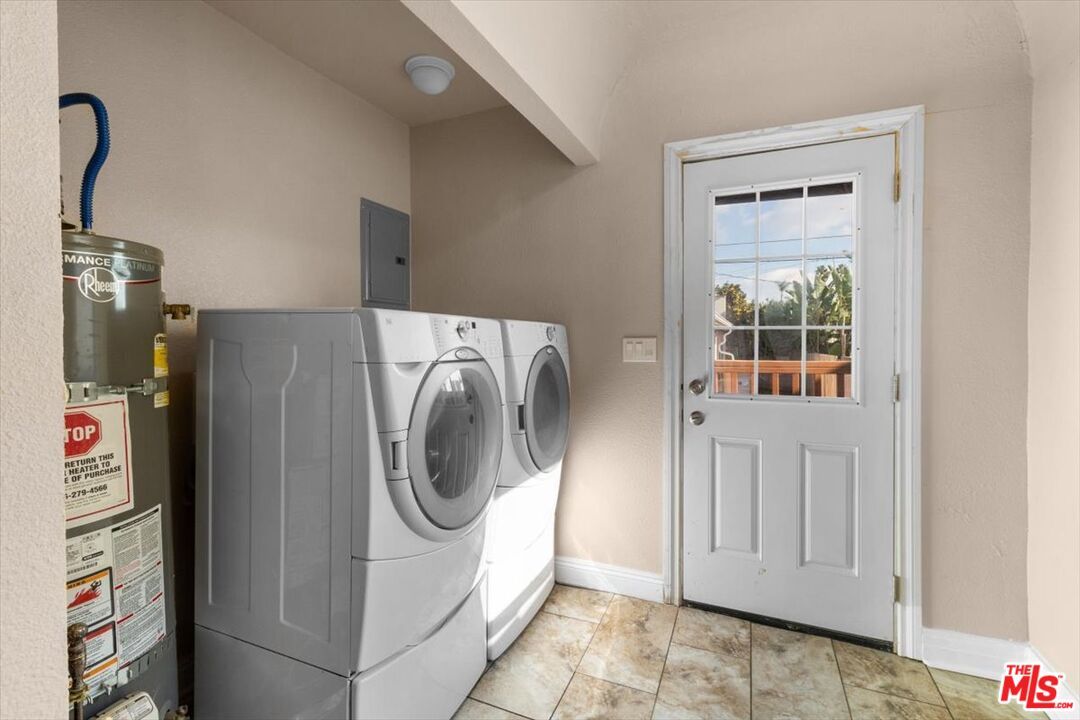 Interior, Washer