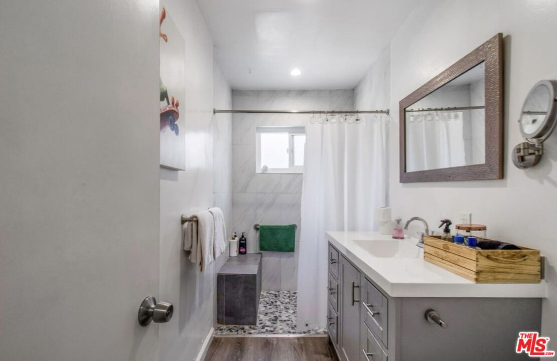 Bathroom, Interior, Recessed Lighting, Wood Texture Flooring