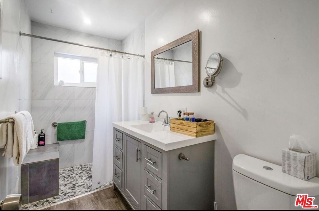 Bathroom, Interior, Recessed Lighting, Wood Texture Flooring