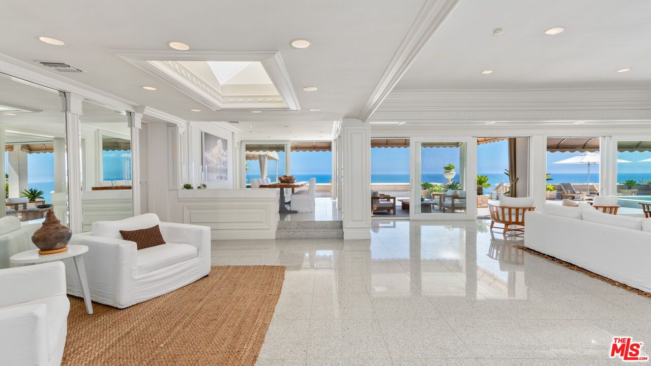 Interior, Living room, Recessed Lighting, Water