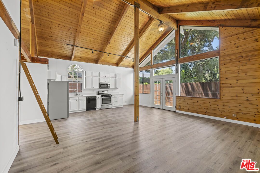 Empty room, Interior, Kitchen, Wooden Beams, Wooden Ceilings, Wood Texture Flooring