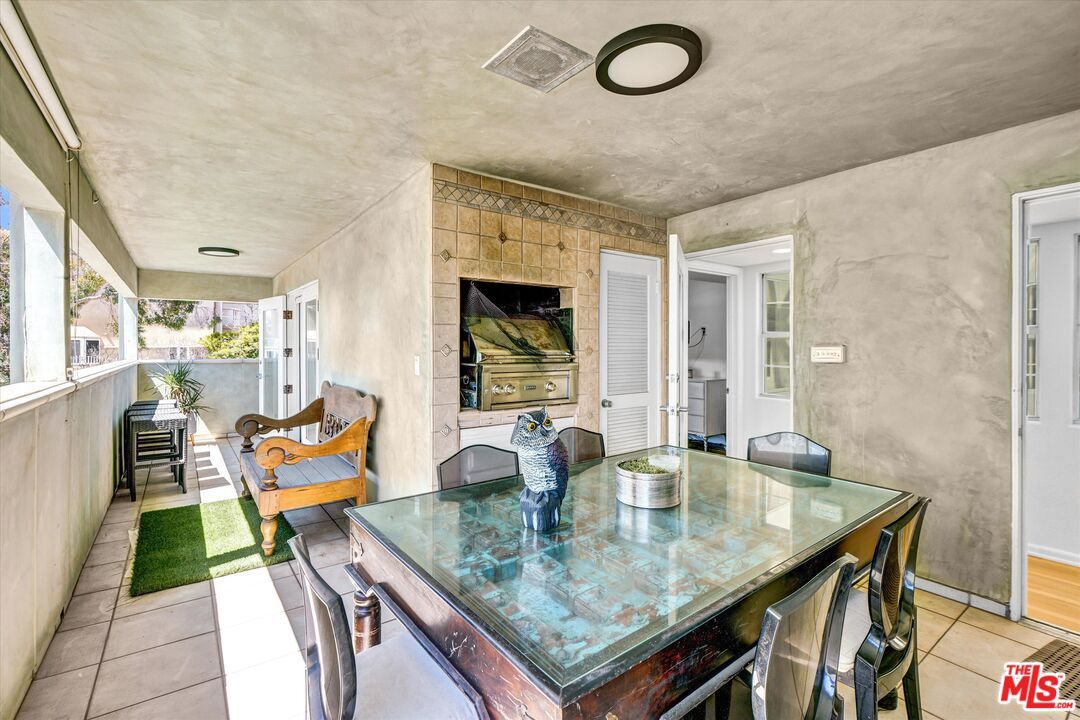 Dining room, Interior