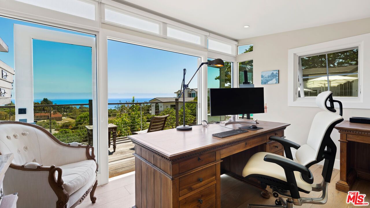 Home Office, Interior, Recessed Lighting, Water, Wood Texture Flooring