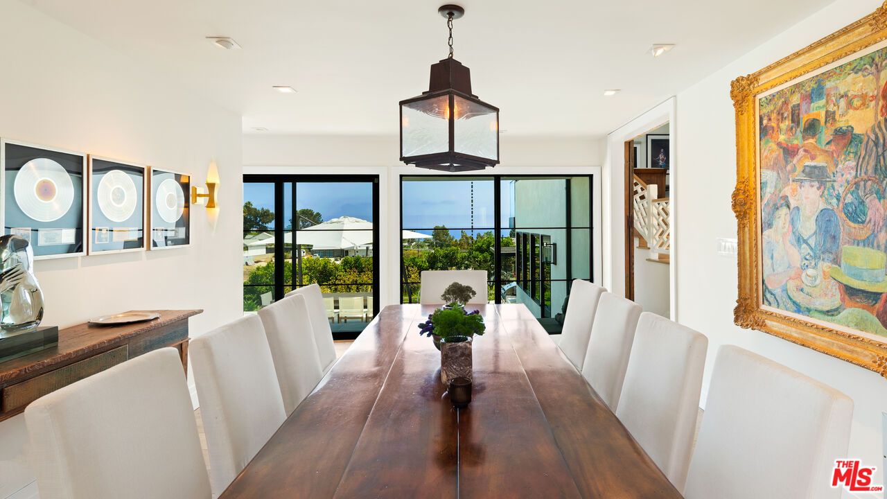 Dining room, Interior, Pendant Lights, Recessed Lighting