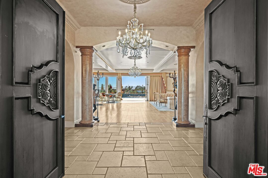 Chandelier, Interior, Recessed Lighting