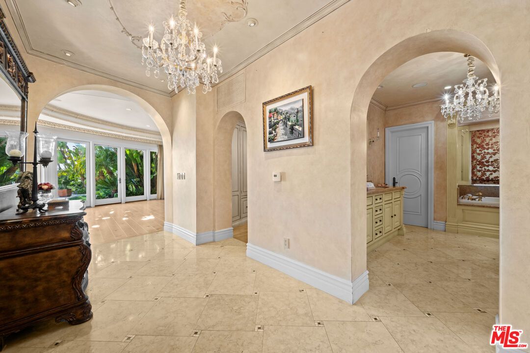 Chandelier, Interior, Recessed Lighting