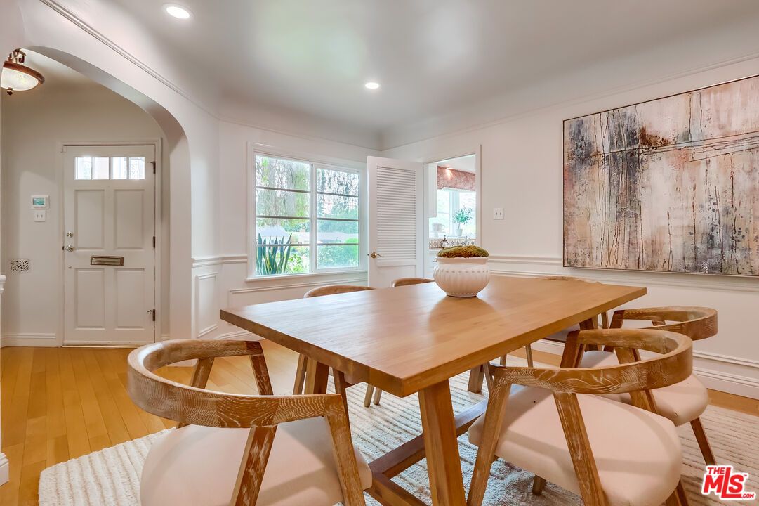 Dining room, Interior, Recessed Lighting, Wood Texture Flooring