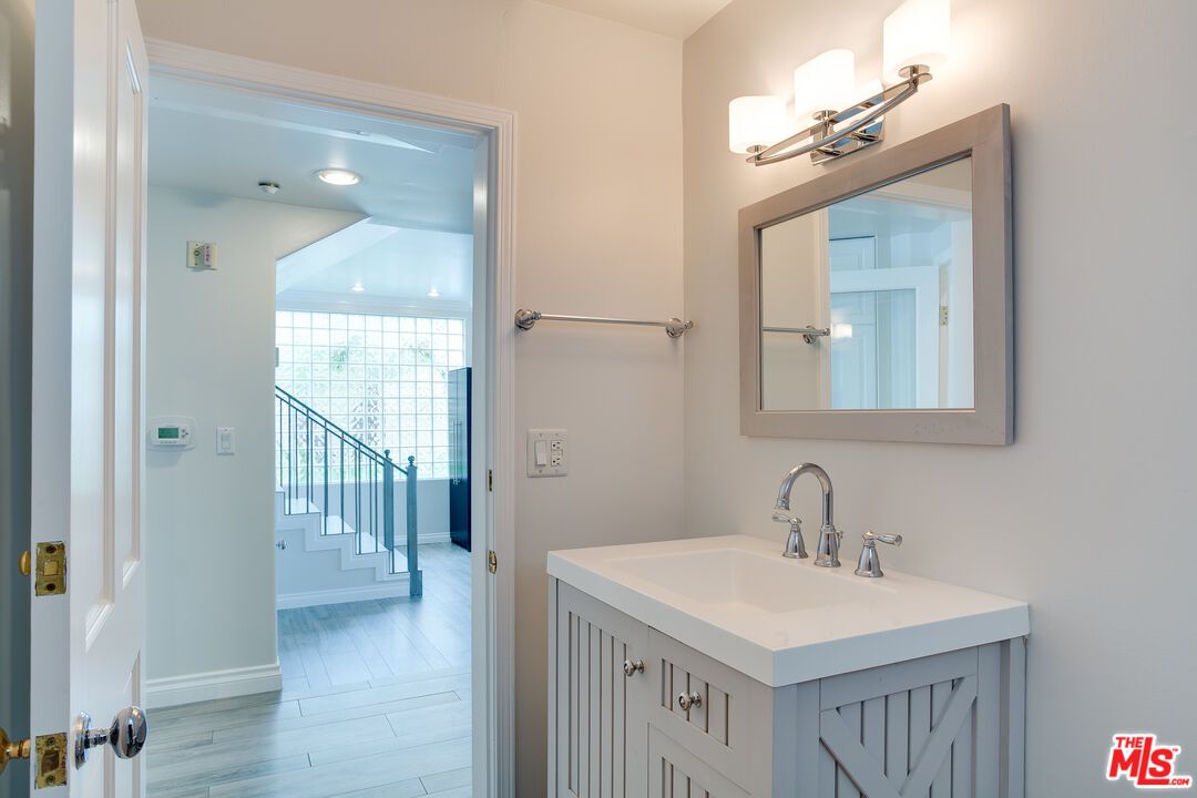Bathroom, Interior, Recessed Lighting, Wood Texture Flooring
