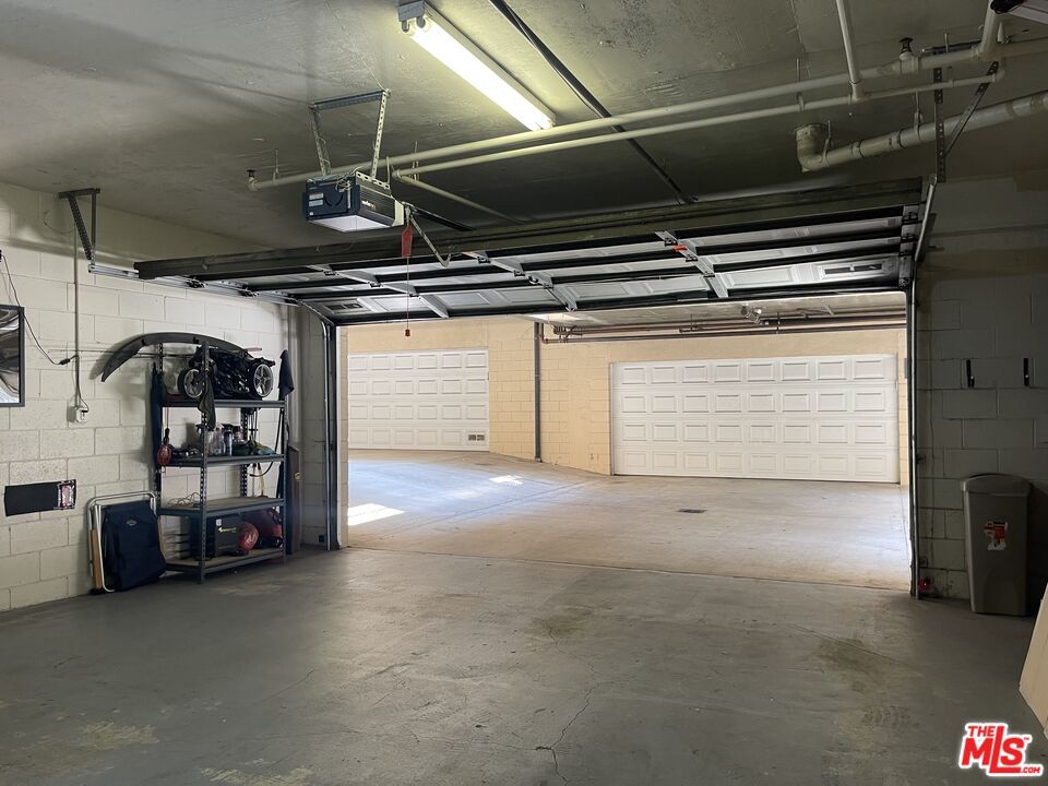 Garage, Interior