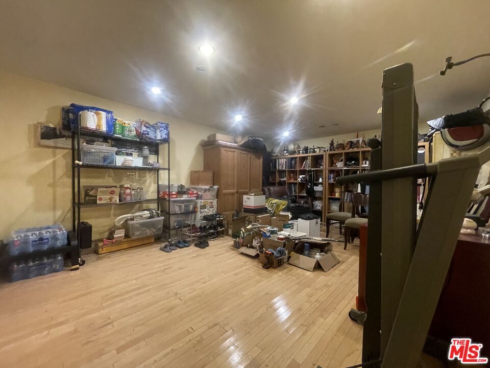 Fitness Equipment, Interior, Recessed Lighting, Wood Texture Flooring
