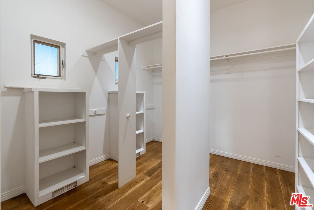 Interior, Walk-in Closets, Wood Texture Flooring