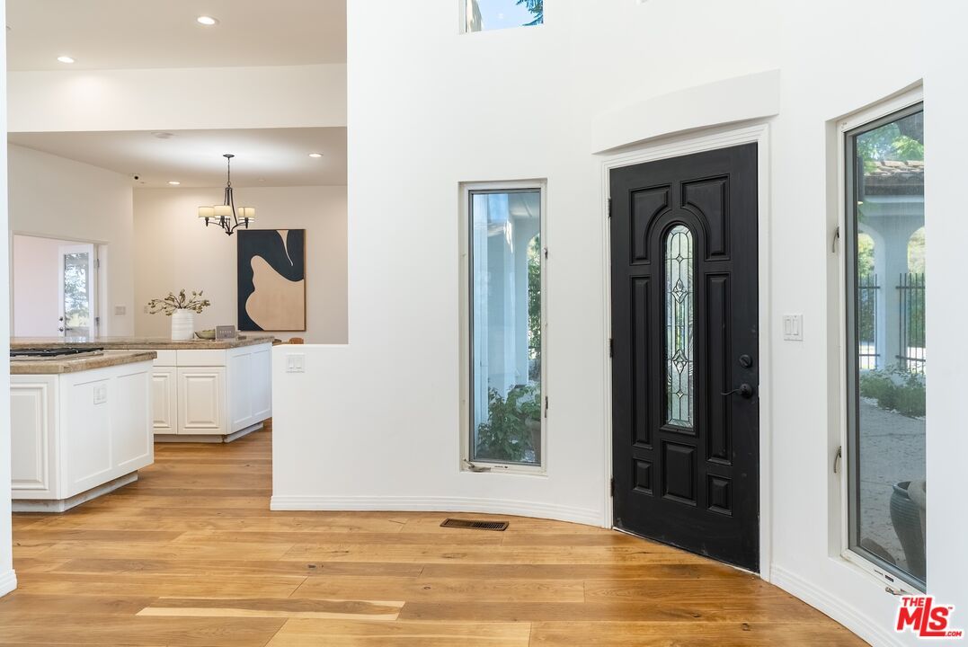Chandelier, Interior, Recessed Lighting, Wood Texture Flooring