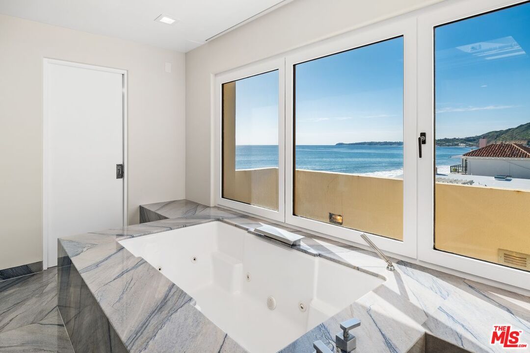 Bathroom, Interior, Marble, Recessed Lighting, Water
