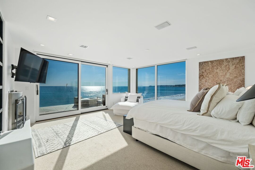 Bedroom, Interior, Recessed Lighting, Water