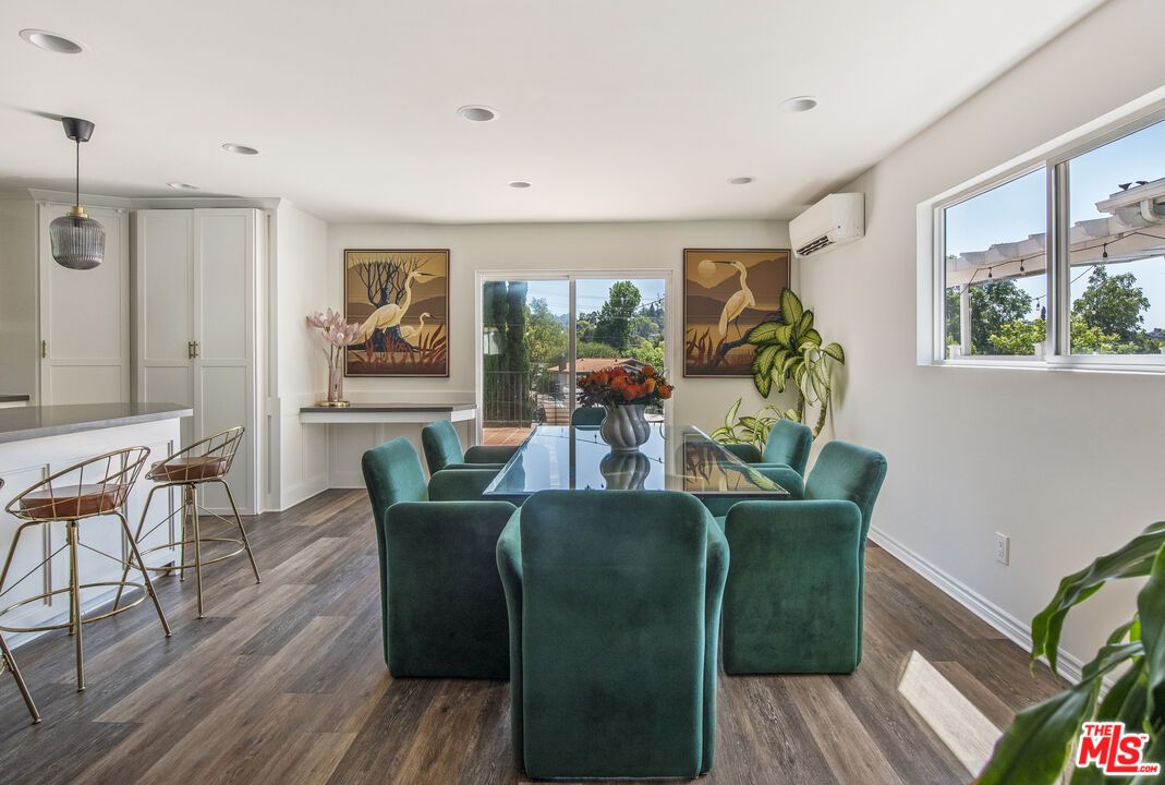 Dining room, Interior, Pendant Lights, Recessed Lighting, Wood Texture Flooring
