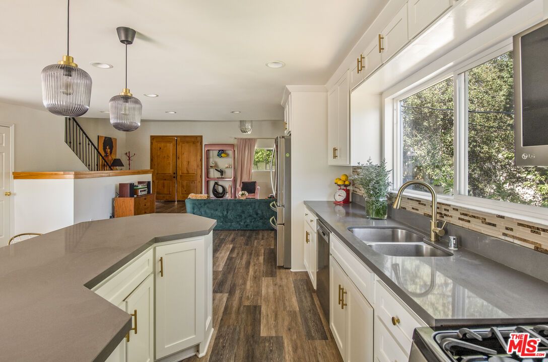 Interior, Kitchen, Pendant Lights, Recessed Lighting, Wood Texture Flooring