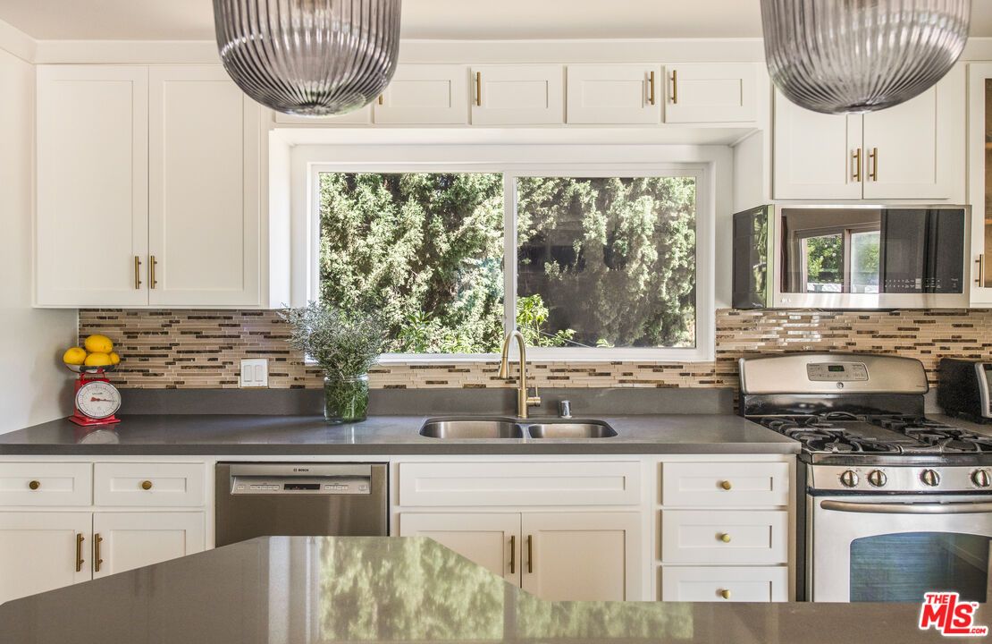 Interior, Kitchen, Stainless Steel Appliances
