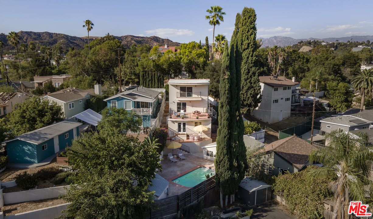 Exterior, Drone