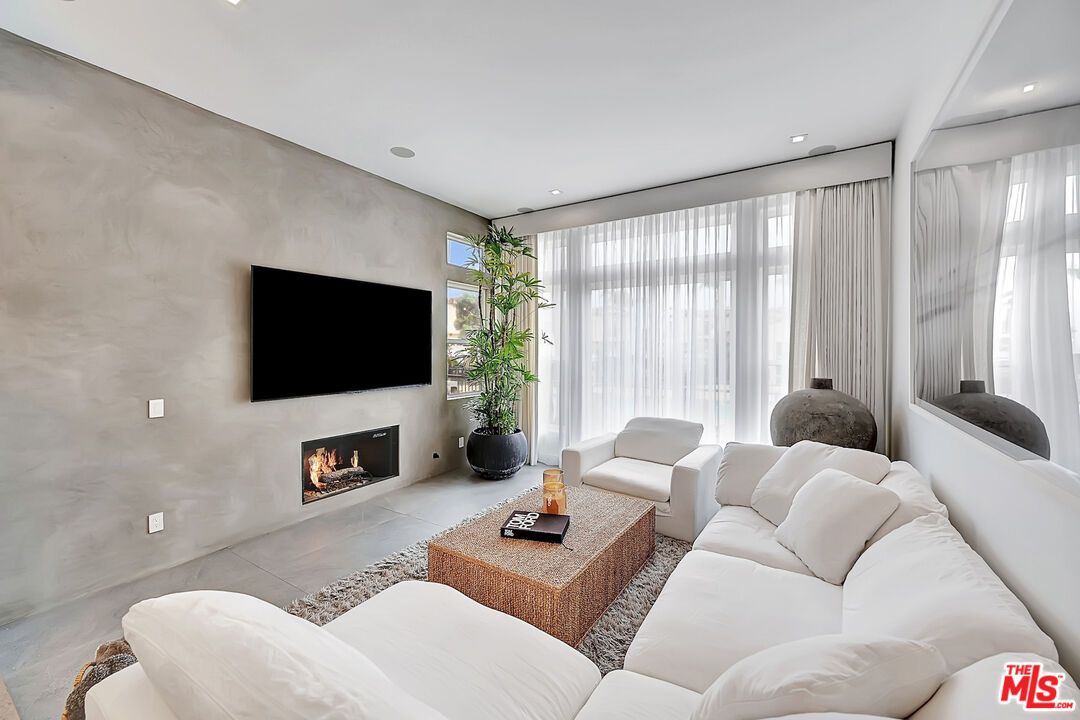 Fireplace, Interior, Living room, Recessed Lighting