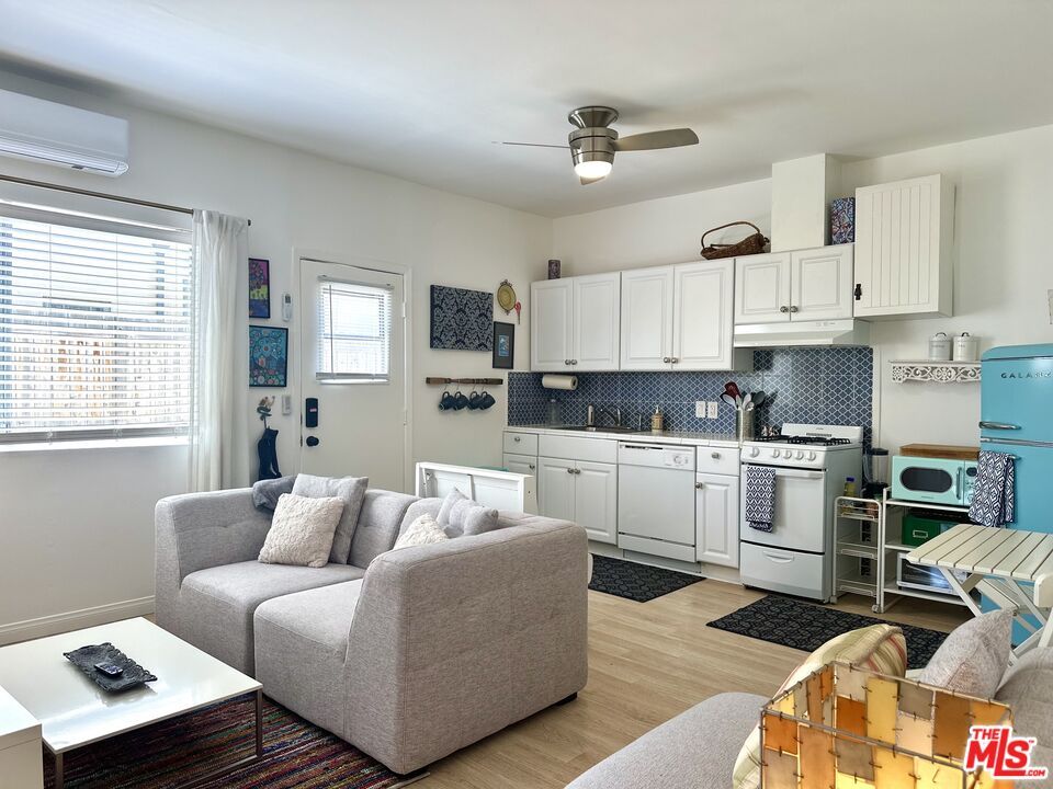 Interior, Kitchen, Living room, Wood Texture Flooring