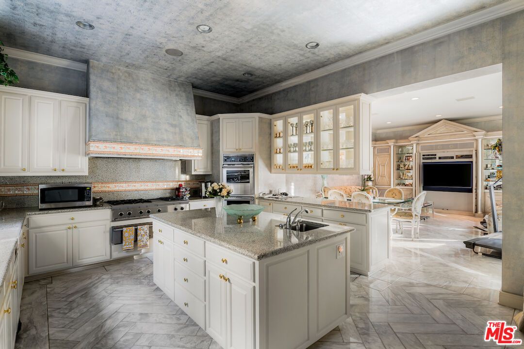 Interior, Kitchen, Marble, Recessed Lighting, Stainless Steel Appliances, Wood Texture Flooring
