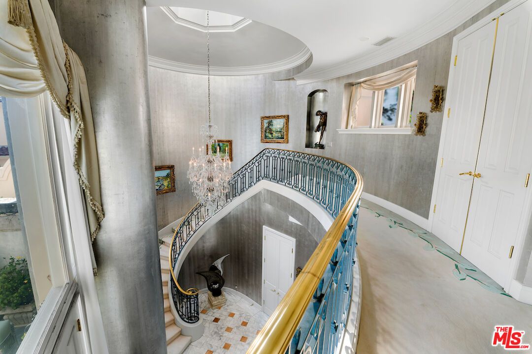 Chandelier, Interior, Pendant Lights