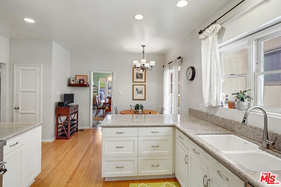Chandelier, Interior, Recessed Lighting, Wood Texture Flooring
