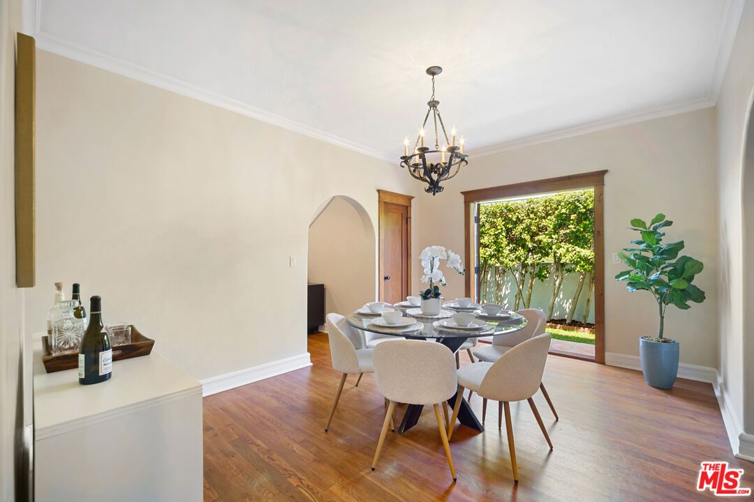 Chandelier, Dining room, Interior, Wood Texture Flooring