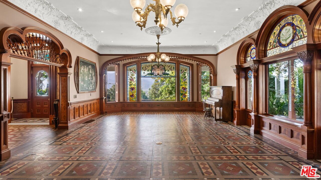 Chandelier, Interior, Recessed Lighting, Wood Texture Flooring