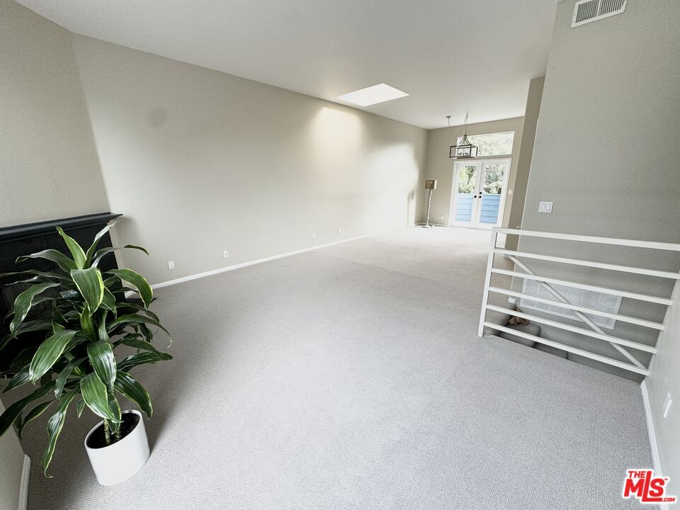 Empty room, Interior, Pendant Lights, Recessed Lighting